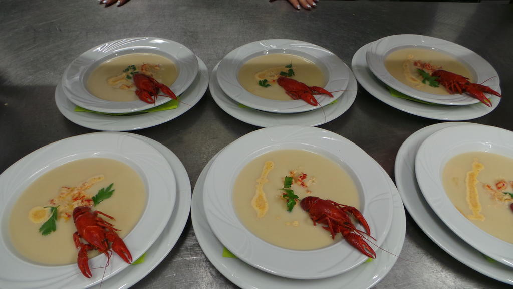 Rhoenblick Landhotel - Restaurant - Countrypub Petersberg  외부 사진