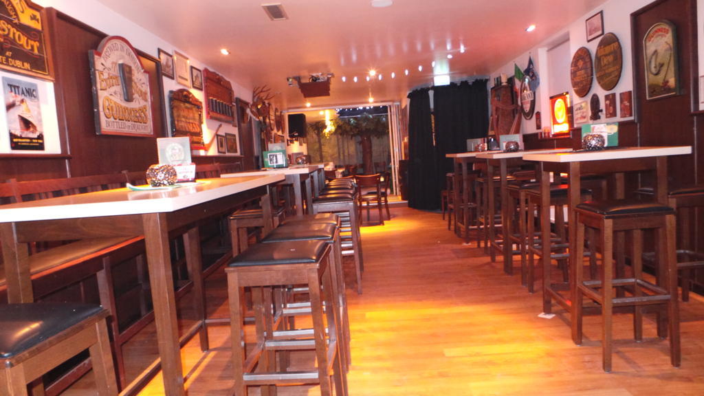 Rhoenblick Landhotel - Restaurant - Countrypub Petersberg  외부 사진