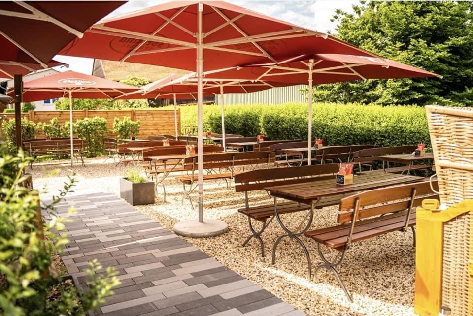 Rhoenblick Landhotel - Restaurant - Countrypub Petersberg  외부 사진