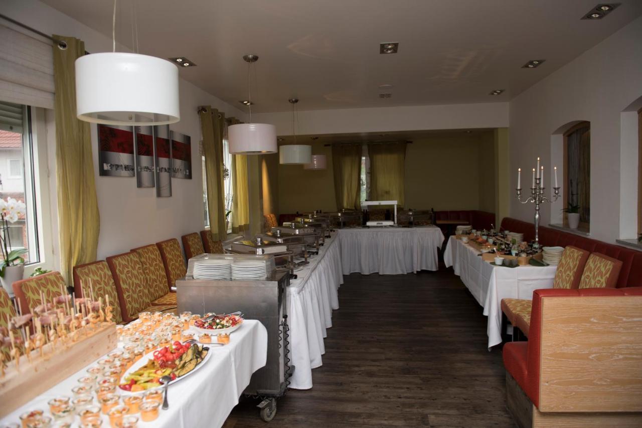 Rhoenblick Landhotel - Restaurant - Countrypub Petersberg  외부 사진